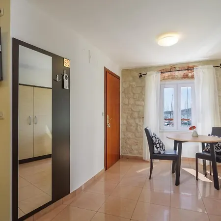 Atlas Apartman 2 *